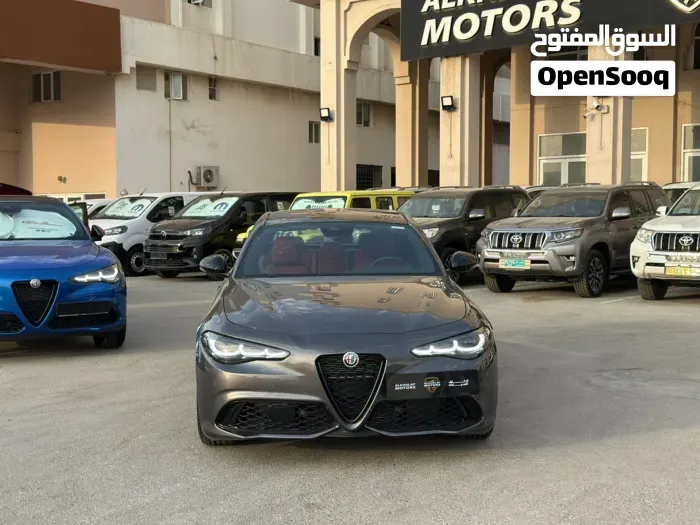 Alfa Romeo Giulia 2024 photo 2