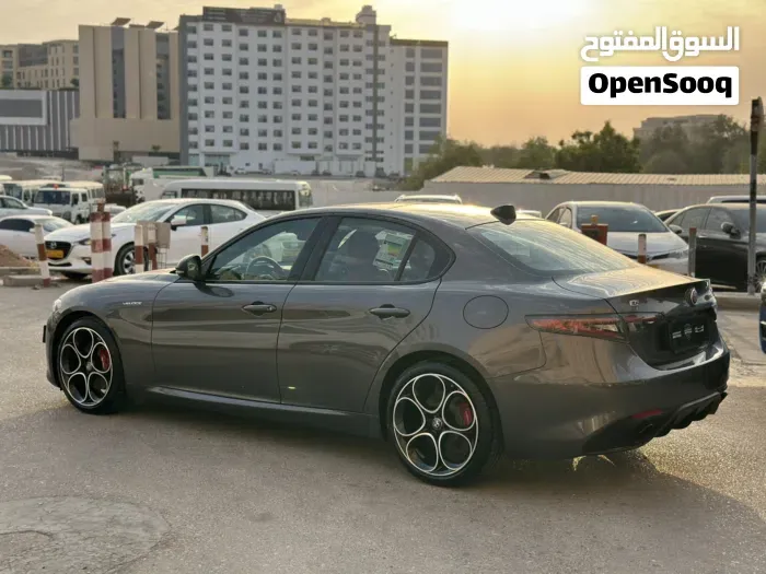 Alfa Romeo Giulia 2024 photo 3
