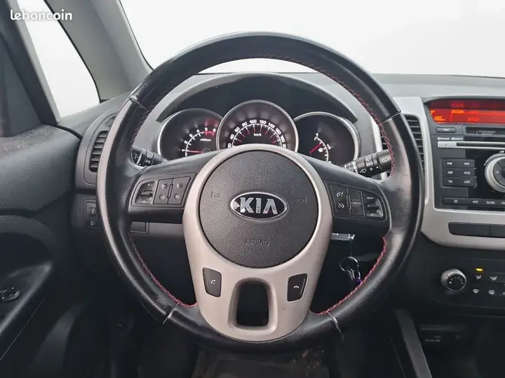 Kia Venga 2015 photo 3