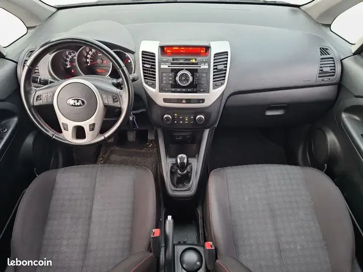 Kia Venga 2015 photo 2