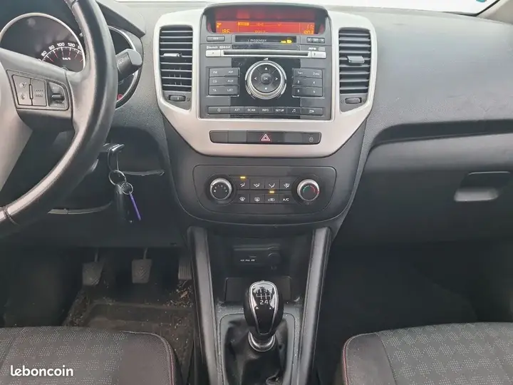 Kia Venga 2015 photo 4