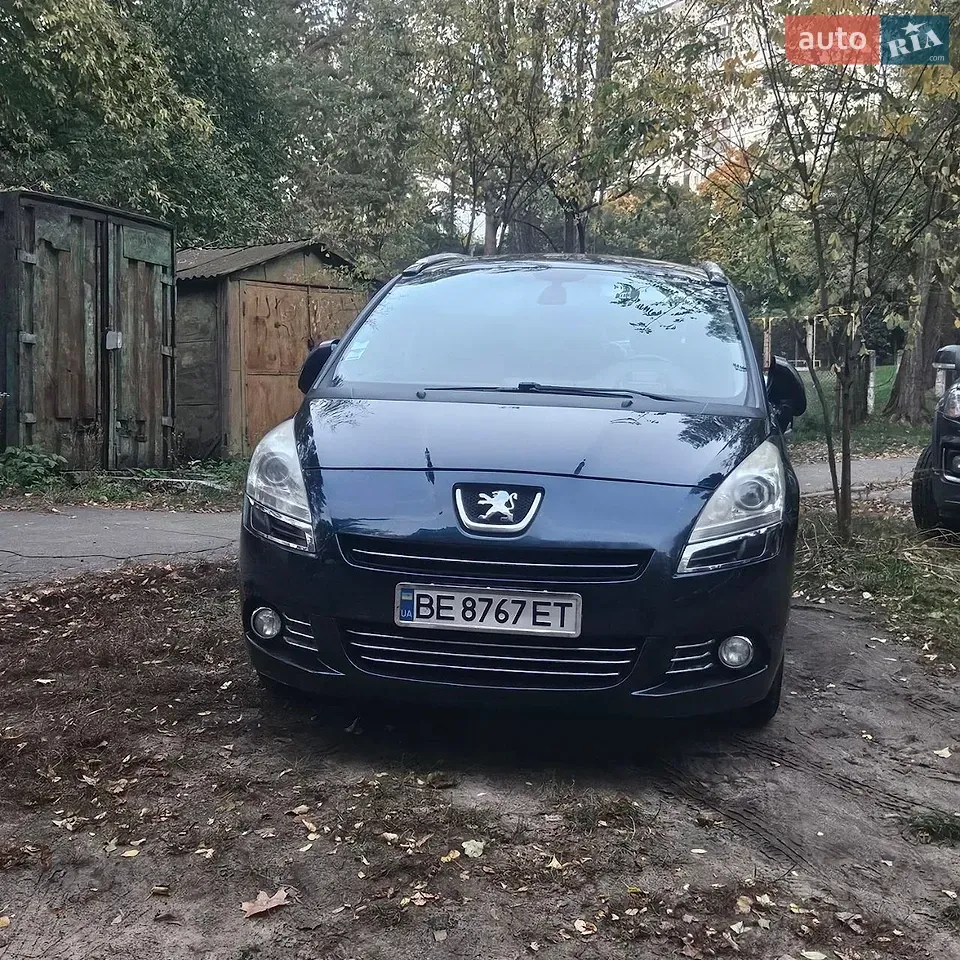 Peugeot 5008 2011 photo 2