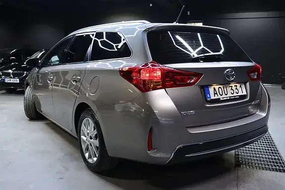 Toyota Auris 2014 photo 3