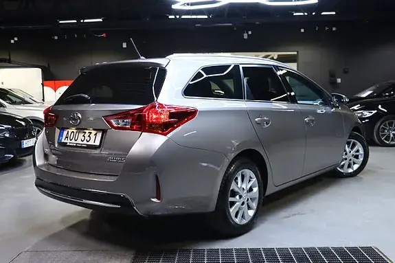 Toyota Auris 2014 photo 4