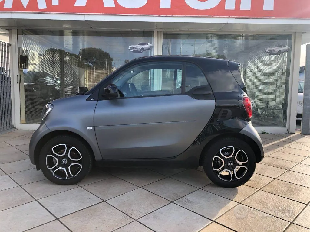 Smart Fortwo 2019 photo 2