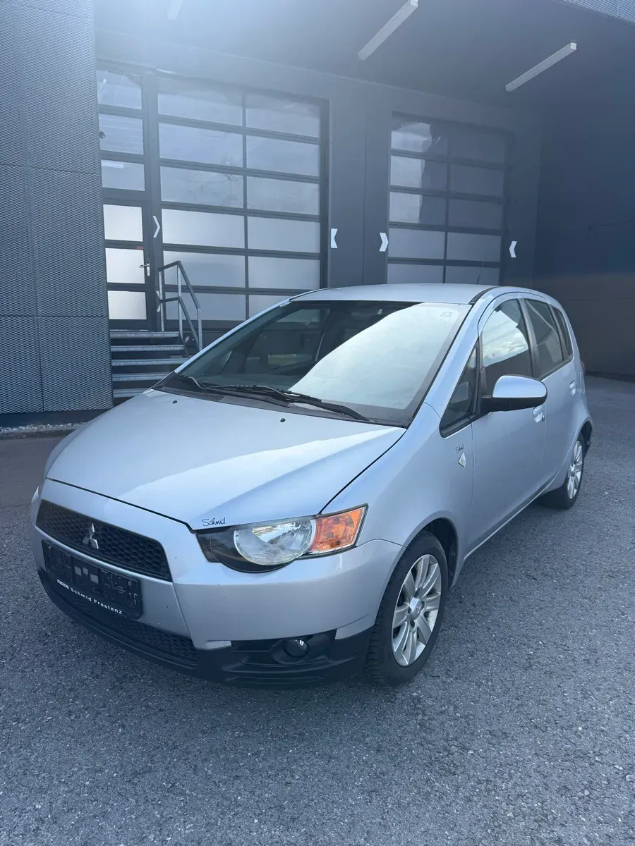 Mitsubishi Colt 2012 photo 3