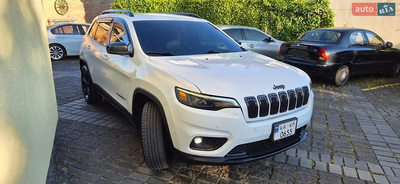 Jeep Cherokee 2019 photo 3