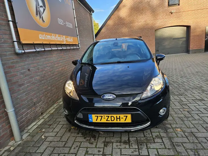 Ford Fiesta 2012 photo 2