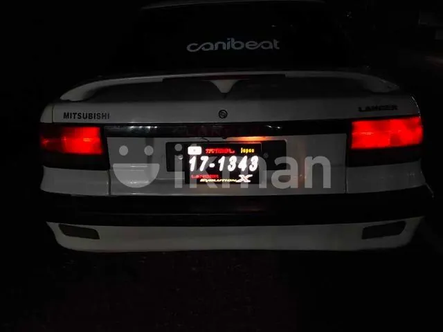 Mitsubishi Lancer 1990 photo 5