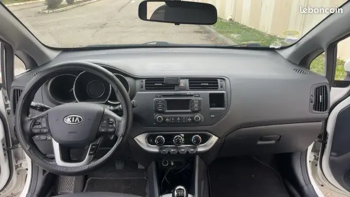 Kia Rio 2012 photo 3