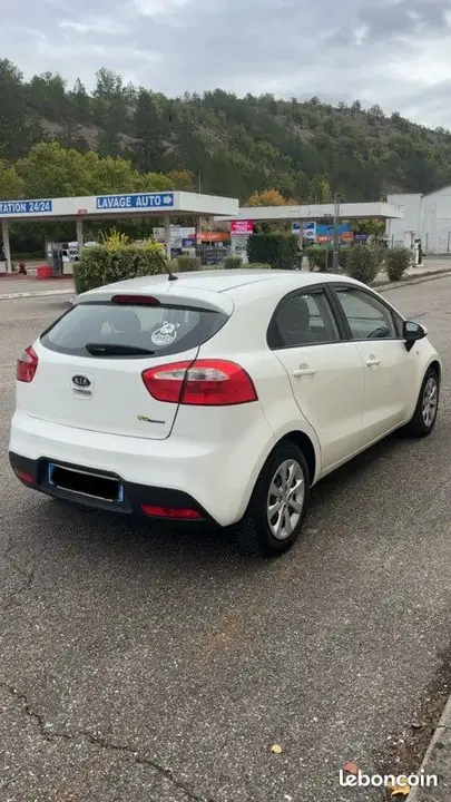 Kia Rio 2012 photo 2