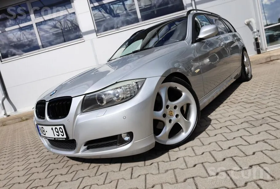 BMW 318 2009 photo 2