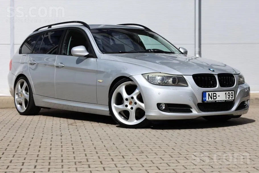 BMW 318 2009 photo 4