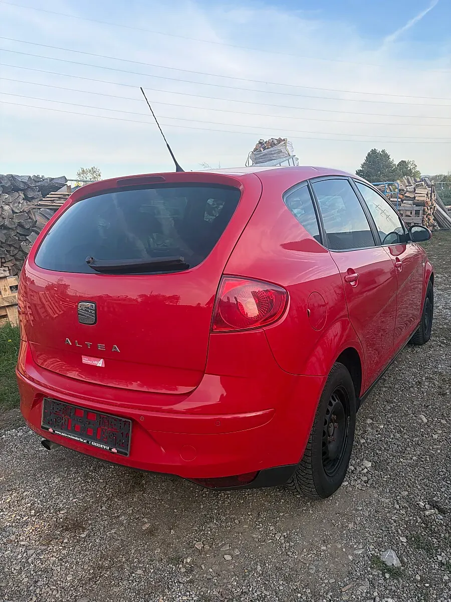 Seat Altea 2005 photo 2