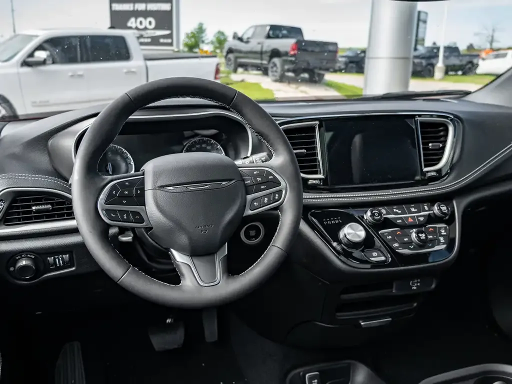 Chrysler Pacifica 2027 photo 3