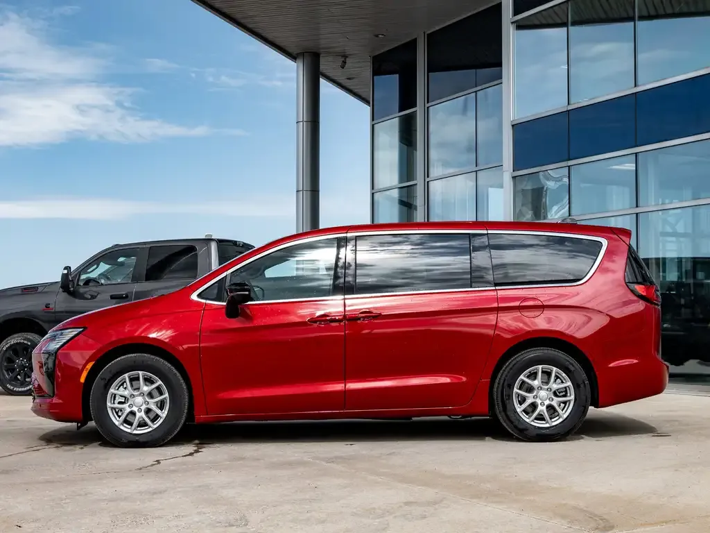 Chrysler Pacifica 2027 photo 5