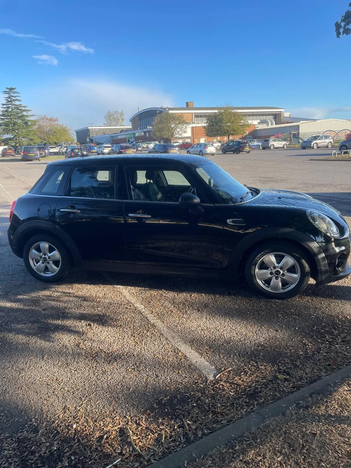 Mini Hatch 2015 photo 2