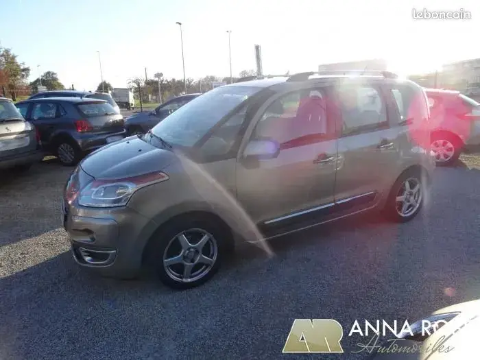 Citroen C3 Picasso 2010 photo 2