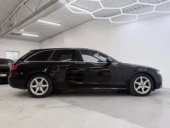 Audi A4 2010 photo 5