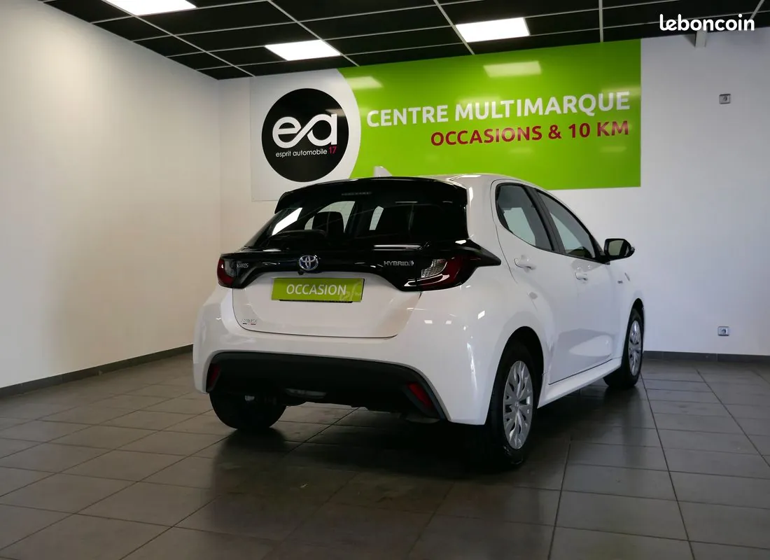 Toyota Yaris 2021 photo 2