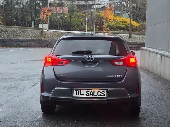 Toyota Auris 2015 photo 5