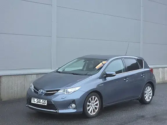 Toyota Auris 2015 photo 2