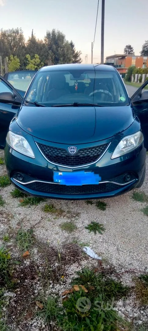 Lancia Ypsilon