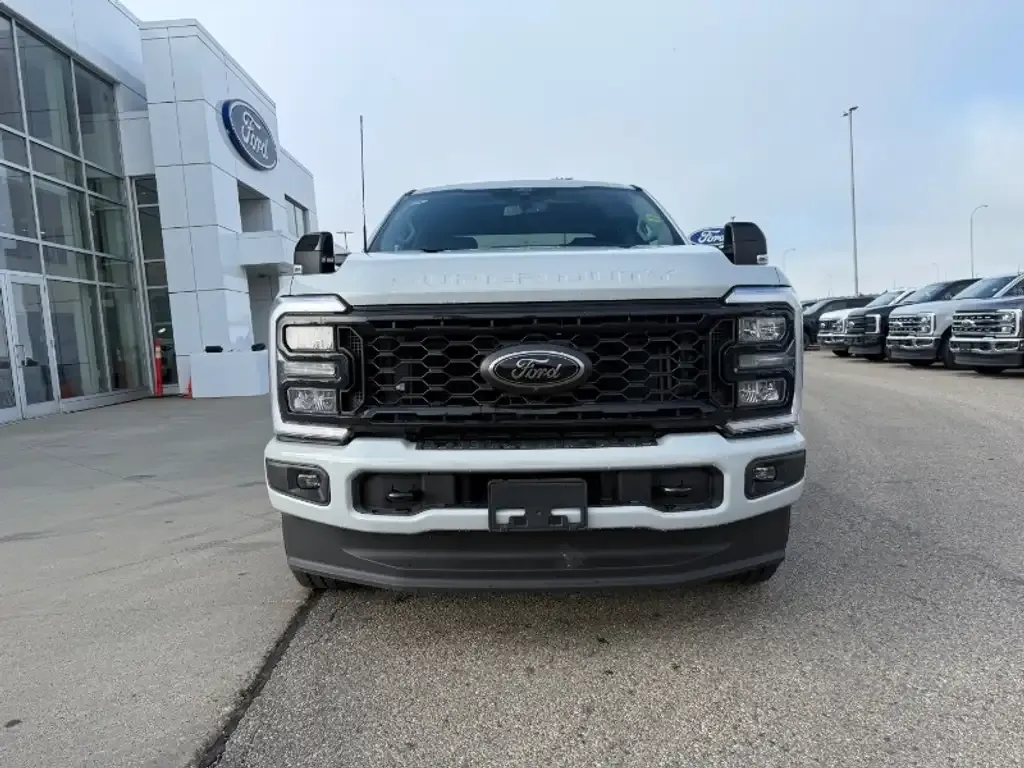 Ford F-350 Super Duty 2026 photo 2