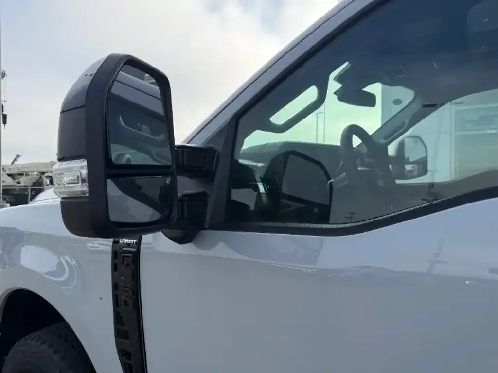 Ford F-350 Super Duty 2026 photo 4
