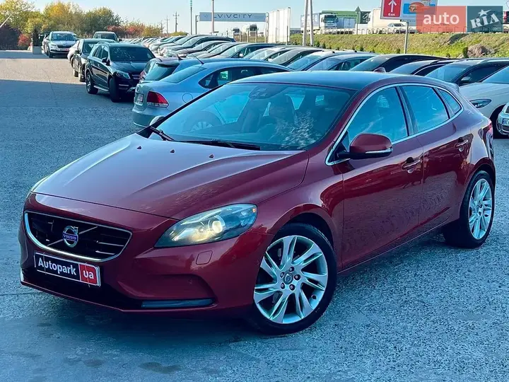 Volvo V40