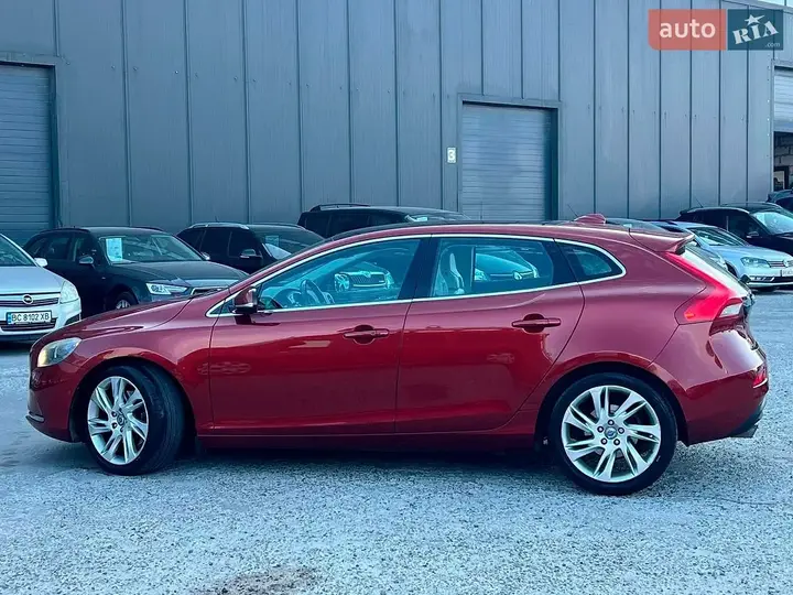 Volvo V40 2012 photo 5