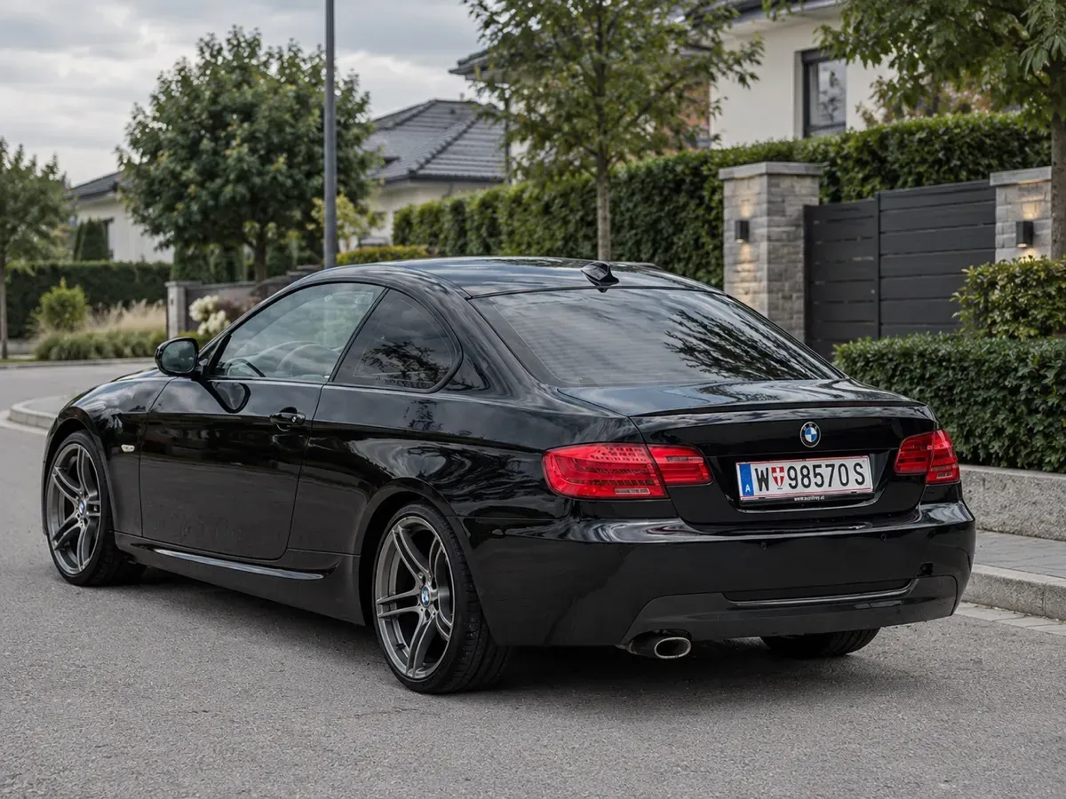BMW 3 Series 2012 photo 3