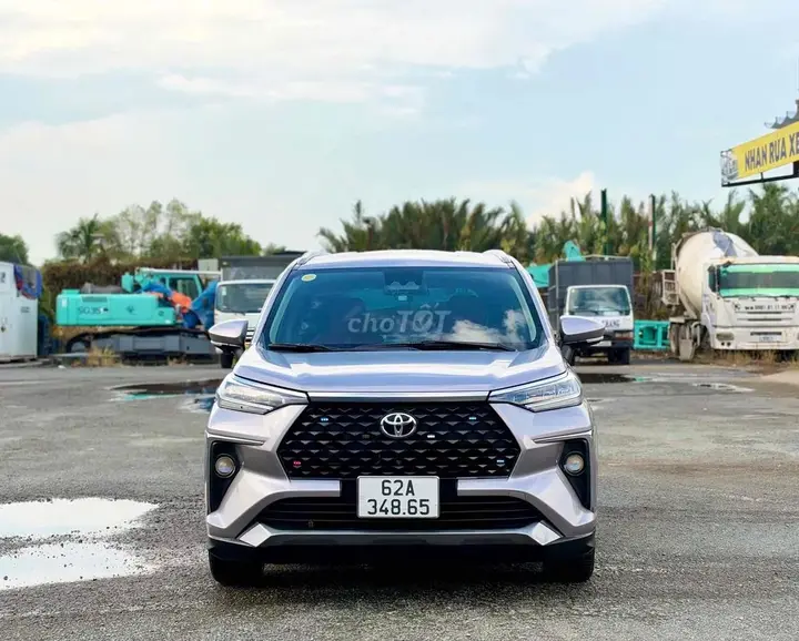 Toyota Veloz Cross