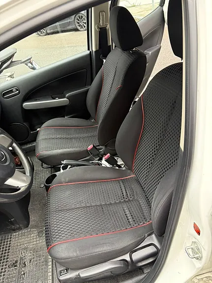 Mazda 2 2011 photo 5