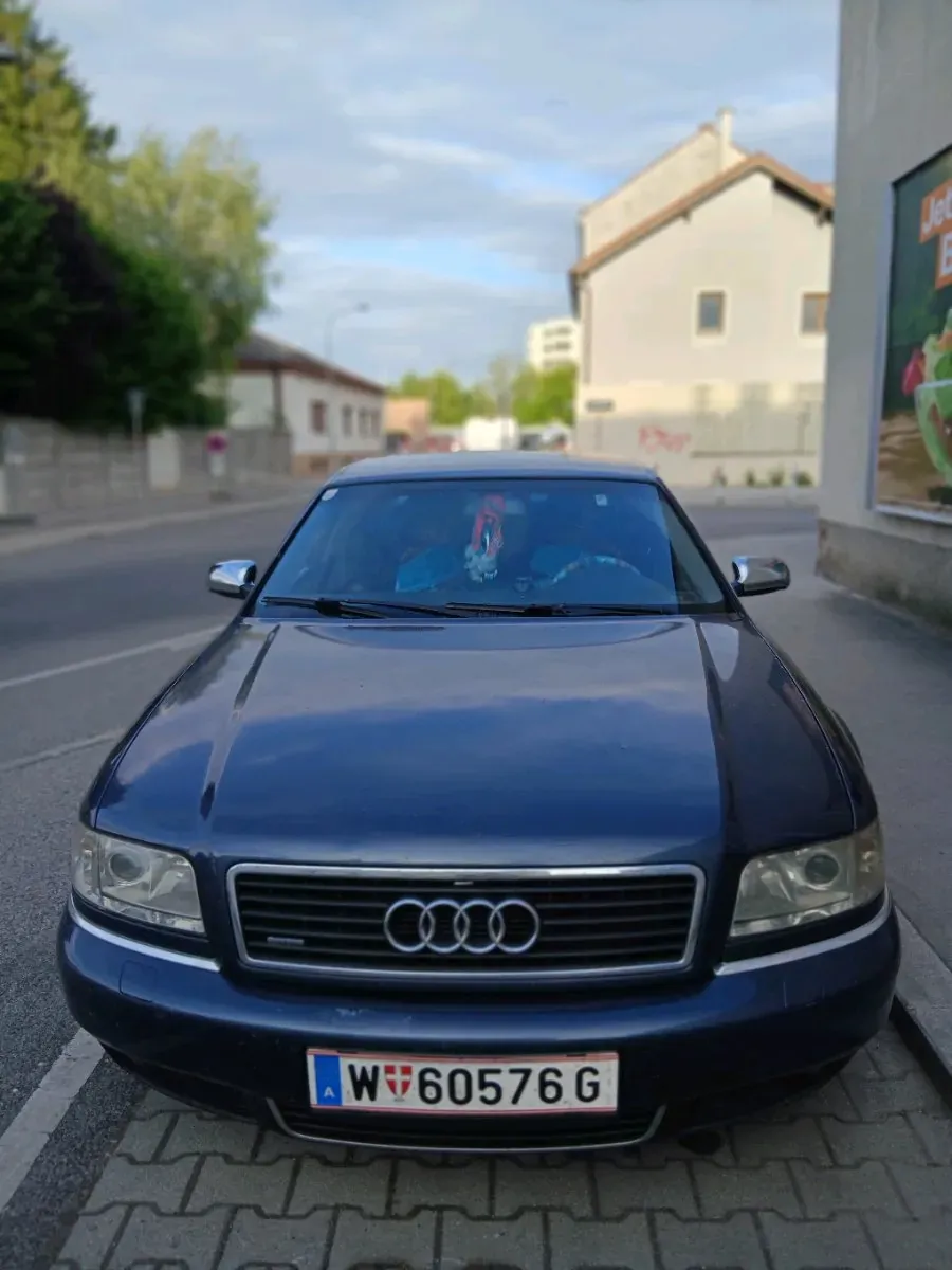Audi A8 2002 photo 2