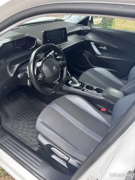 Peugeot 2008 2020 photo 3