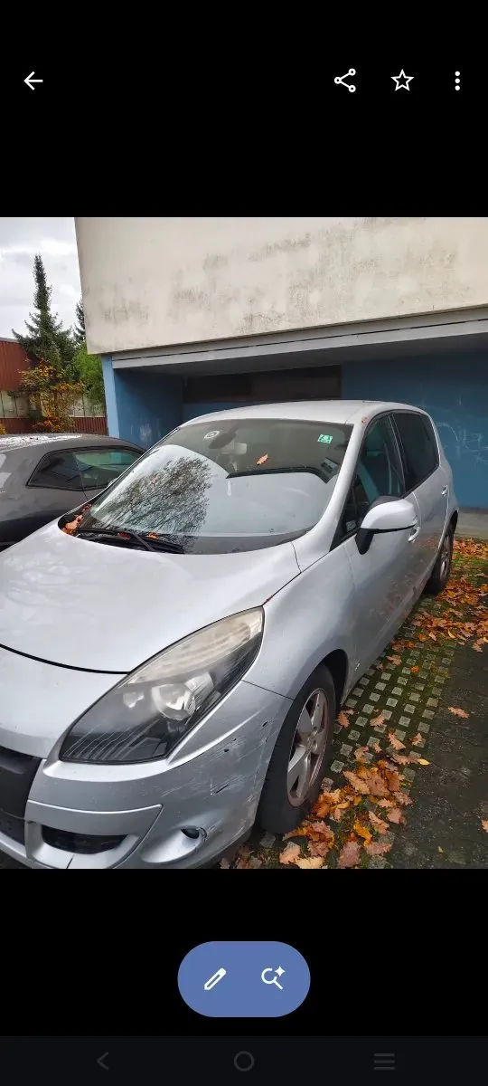 Renault Scenic 2011 photo 2
