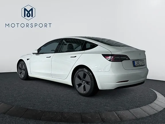 Tesla Model 3 2023 photo 4