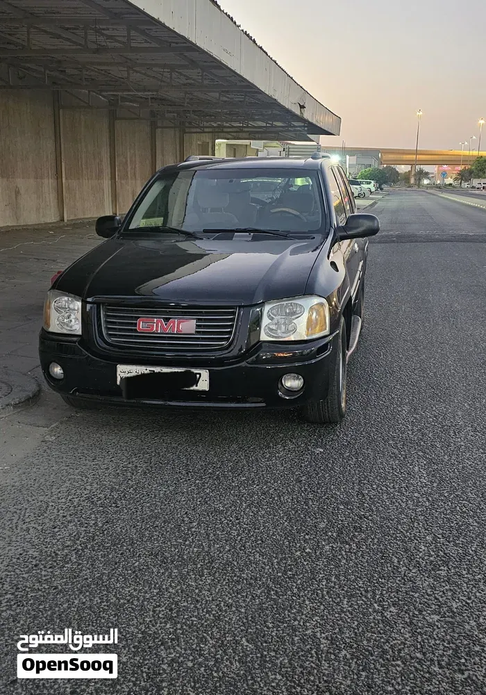 GMC Envoy 2005 photo 2