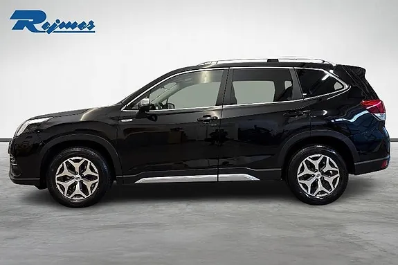 Subaru Forester 2023 photo 2