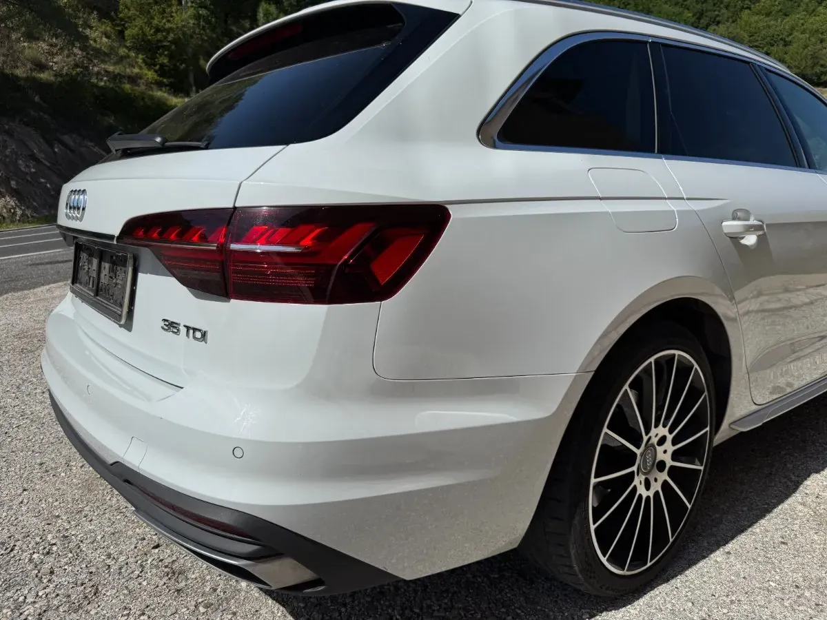 Audi A4 Avant 2021 photo 3