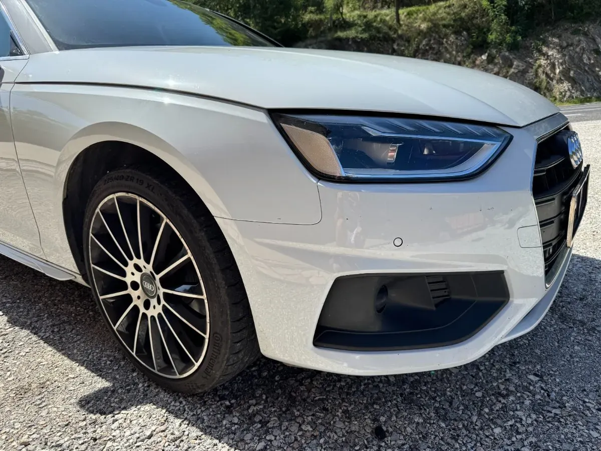 Audi A4 Avant 2021 photo 2