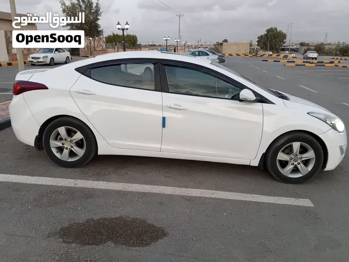 Hyundai Elantra 2013 photo 3
