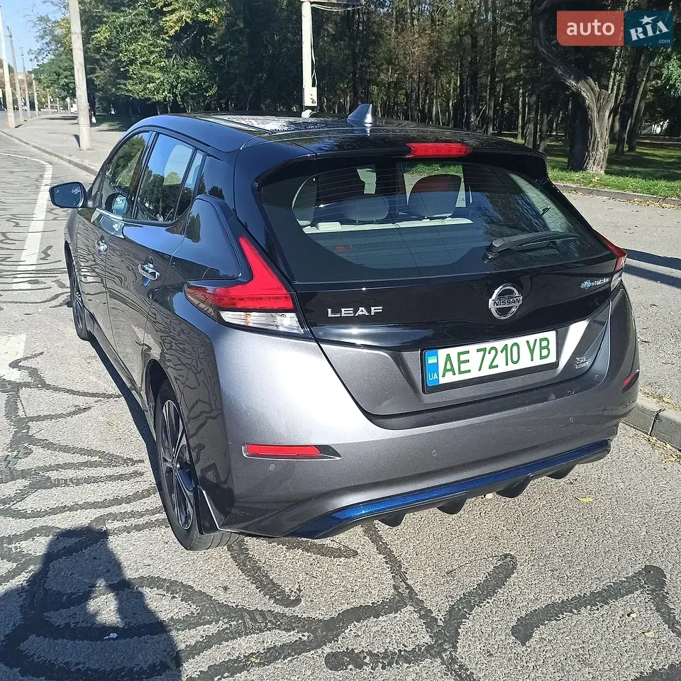 Nissan Leaf 2022 photo 2