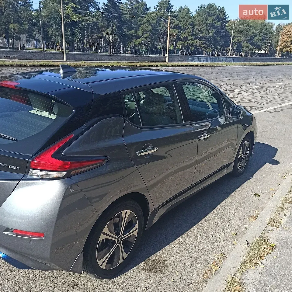 Nissan Leaf 2022 photo 3
