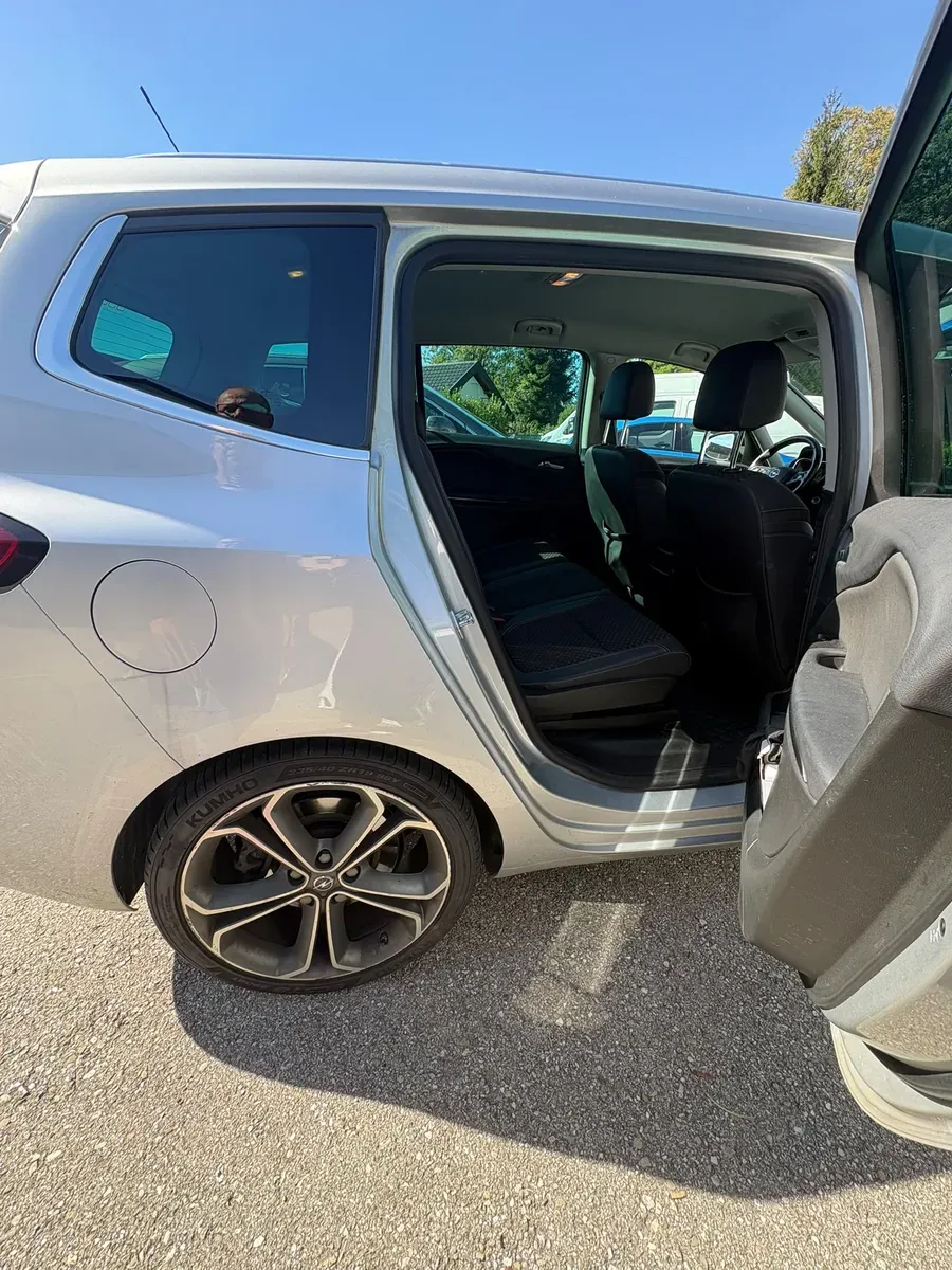 Opel Zafira 2017 photo 3