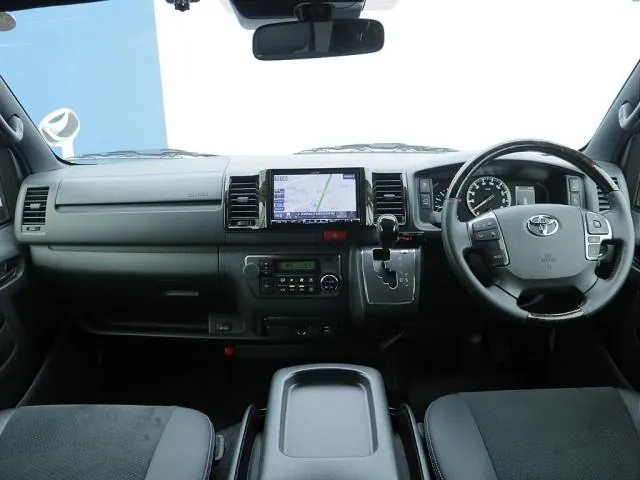 Toyota Hiace Van 2023 photo 2
