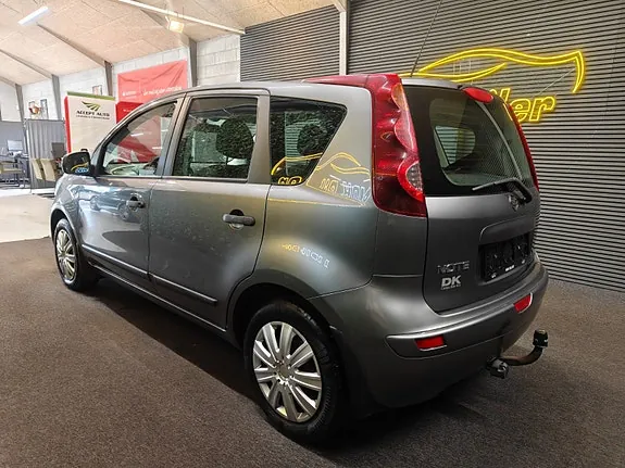Nissan Note 2011 photo 3