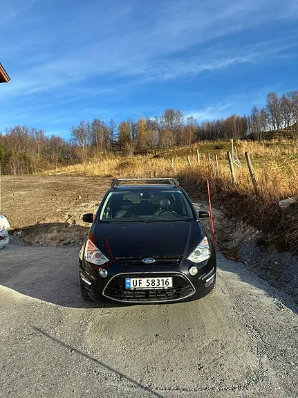 Ford S-Max 2012 photo 2