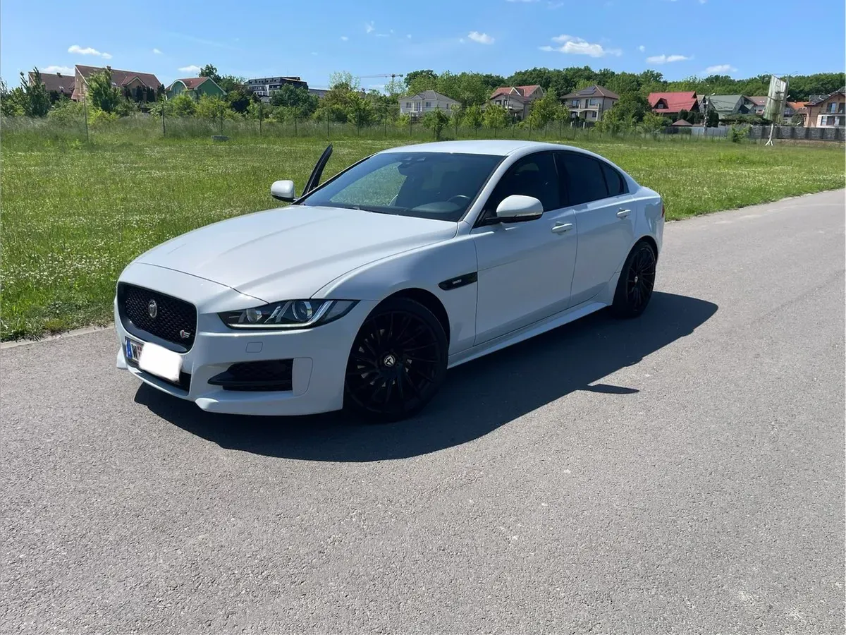 Jaguar Xe